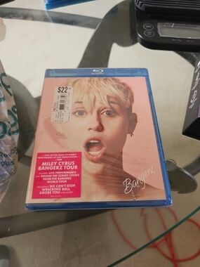 New Sealed BANGERZ TOUR / MILEY CYRUS on Blu-Ray RARE